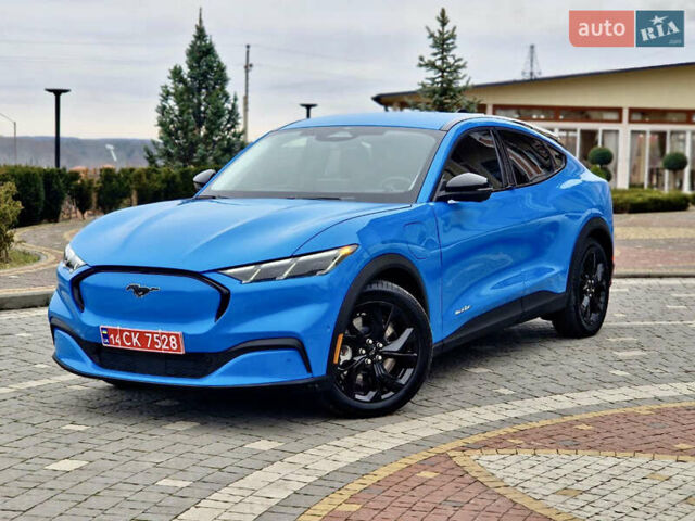 Синий Форд Mustang Mach-E, объемом двигателя 0 л и пробегом 12 тыс. км за 25800 $, фото 1 на Automoto.ua
