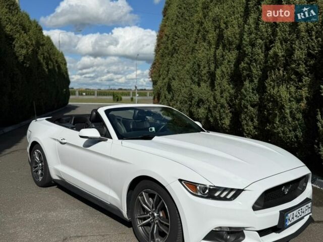 Білий Форд Мустанг, об'ємом двигуна 2.26 л та пробігом 173 тис. км за 17000 $, фото 1 на Automoto.ua