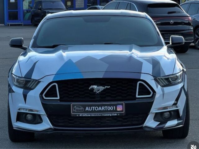 Білий Форд Мустанг, об'ємом двигуна 2.3 л та пробігом 126 тис. км за 10999 $, фото 1 на Automoto.ua