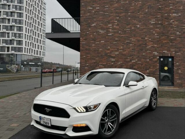 Форд Мустанг 2016 у Києві на Automoto.ua Білий Форд Мустанг, об'ємом двигуна 3.7 л та пробігом 98 тис. км за 16500 $, фото 1 на Automoto.ua