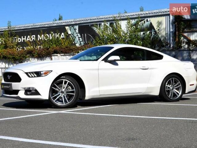 Білий Форд Мустанг, об'ємом двигуна 2.3 л та пробігом 140 тис. км за 12300 $, фото 1 на Automoto.ua