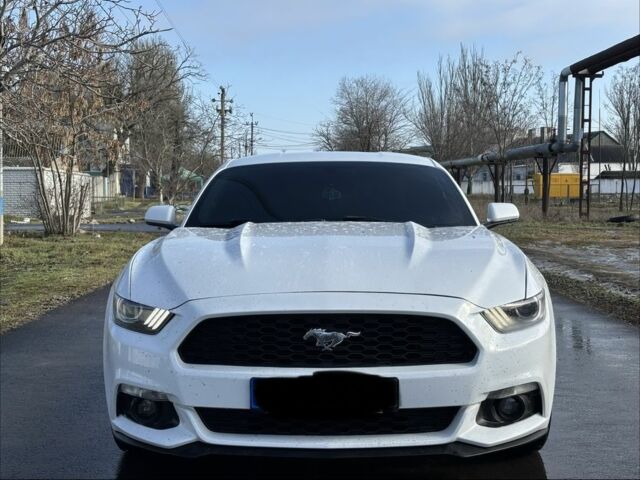 Білий Форд Мустанг, об'ємом двигуна 2.3 л та пробігом 236 тис. км за 8999 $, фото 1 на Automoto.ua