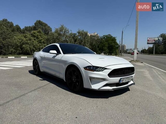 Білий Форд Мустанг, об'ємом двигуна 2.26 л та пробігом 52 тис. км за 24000 $, фото 1 на Automoto.ua