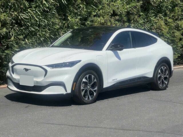 Белый Форд Мустанг, объемом двигателя 0 л и пробегом 18 тыс. км за 15700 $, фото 1 на Automoto.ua