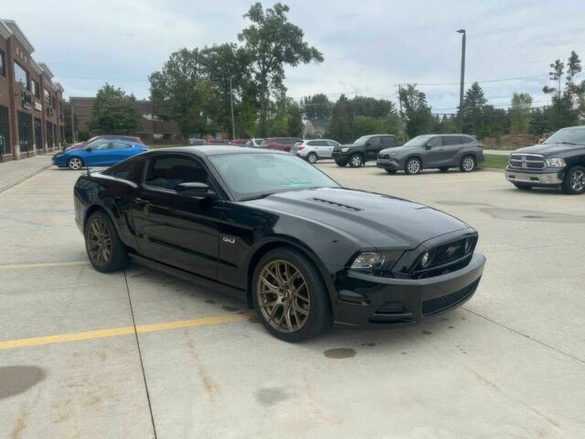 Черный Форд Мустанг, объемом двигателя 5 л и пробегом 80 тыс. км за 9800 $, фото 1 на Automoto.ua