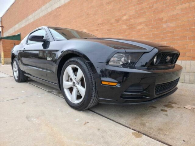 Чорний Форд Мустанг, об'ємом двигуна 5 л та пробігом 81 тис. км за 2900 $, фото 1 на Automoto.ua