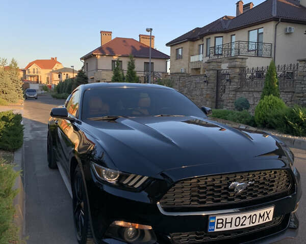 Черный Форд Мустанг, объемом двигателя 2.3 л и пробегом 99 тыс. км за 16000 $, фото 1 на Automoto.ua