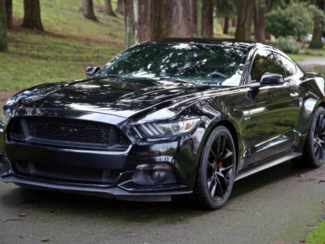 Черный Форд Мустанг, объемом двигателя 5 л и пробегом 73 тыс. км за 6100 $, фото 1 на Automoto.ua