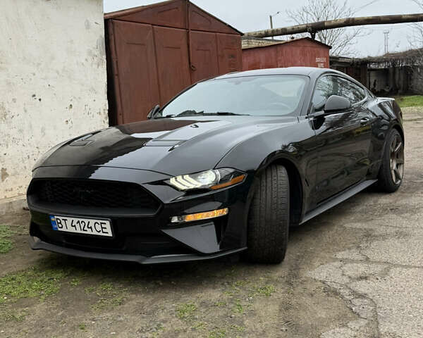 Чорний Форд Мустанг, об'ємом двигуна 2.3 л та пробігом 41 тис. км за 16000 $, фото 1 на Automoto.ua