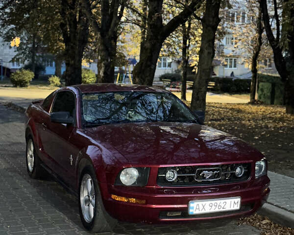 Красный Форд Мустанг, объемом двигателя 4 л и пробегом 116 тыс. км за 11500 $, фото 1 на Automoto.ua