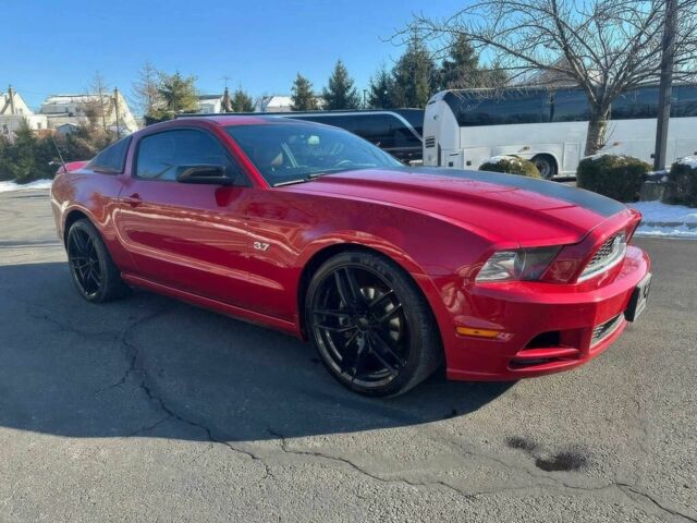 Красный Форд Мустанг, объемом двигателя 3.7 л и пробегом 83 тыс. км за 8500 $, фото 1 на Automoto.ua