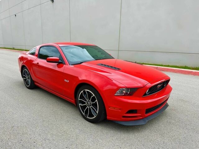 Красный Форд Мустанг, объемом двигателя 5 л и пробегом 81 тыс. км за 8500 $, фото 1 на Automoto.ua