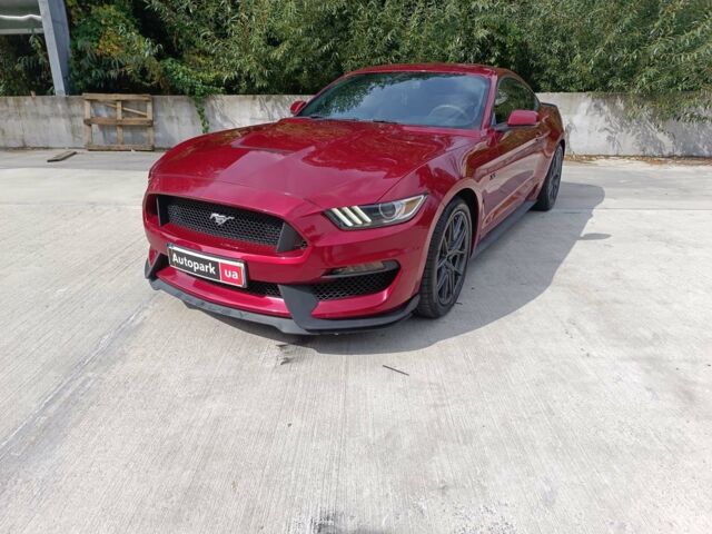 Красный Форд Мустанг, объемом двигателя 3.7 л и пробегом 207 тыс. км за 17990 $, фото 1 на Automoto.ua