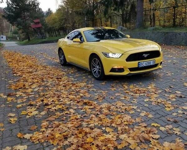 Жовтий Форд Мустанг, об'ємом двигуна 2.26 л та пробігом 122 тис. км за 18000 $, фото 1 на Automoto.ua