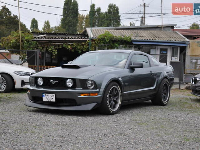 Серый Форд Мустанг, объемом двигателя 4.61 л и пробегом 115 тыс. км за 13000 $, фото 1 на Automoto.ua