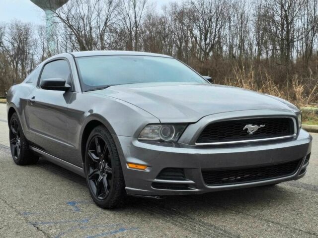 Серый Форд Мустанг, объемом двигателя 3.7 л и пробегом 90 тыс. км за 4000 $, фото 1 на Automoto.ua