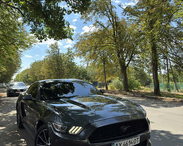 Серый Форд Мустанг, объемом двигателя 2.26 л и пробегом 166 тыс. км за 13500 $, фото 1 на Automoto.ua