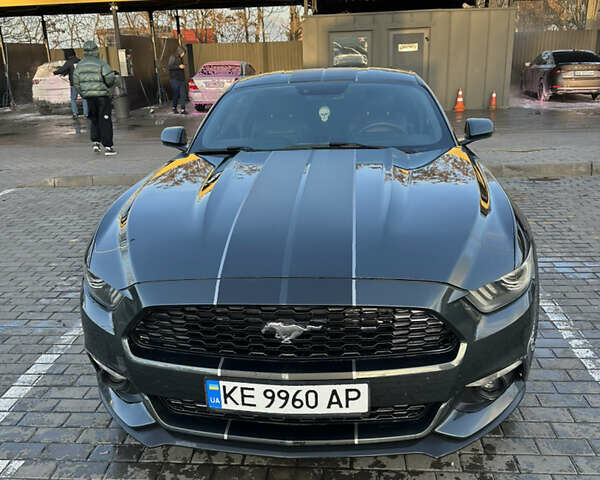 Серый Форд Мустанг, объемом двигателя 2.26 л и пробегом 151 тыс. км за 15000 $, фото 1 на Automoto.ua