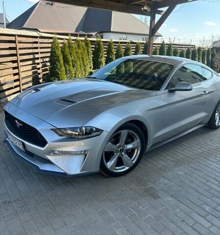 Серый Форд Мустанг, объемом двигателя 2.26 л и пробегом 75 тыс. км за 20700 $, фото 1 на Automoto.ua