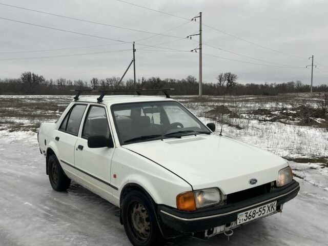 Білий Форд Оріон, об'ємом двигуна 1.6 л та пробігом 53 тис. км за 550 $, фото 1 на Automoto.ua