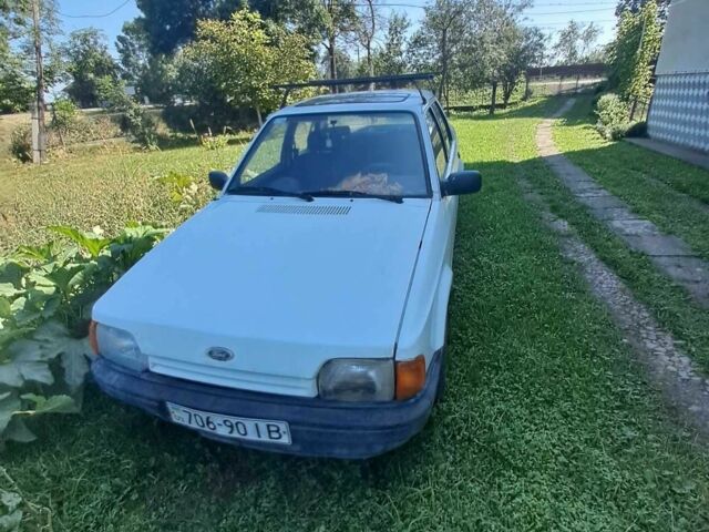 Білий Форд Оріон, об'ємом двигуна 1.4 л та пробігом 250 тис. км за 700 $, фото 1 на Automoto.ua