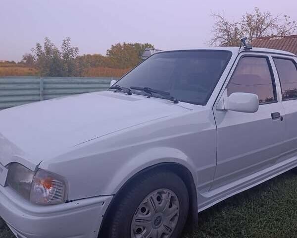 Белый Форд Орион, объемом двигателя 0 л и пробегом 250 тыс. км за 833 $, фото 1 на Automoto.ua