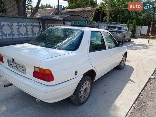 Форд Орион 1991 в Кривом Роге на Automoto.ua Белый Форд Орион, объемом двигателя 1.8 л и пробегом 500 тыс. км за 2500 $, фото 1 на Automoto.ua