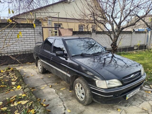 Черный Форд Орион, объемом двигателя 1.8 л и пробегом 200 тыс. км за 1492 $, фото 1 на Automoto.ua