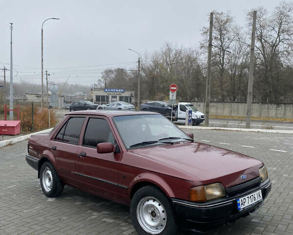 Червоний Форд Оріон, об'ємом двигуна 1.29 л та пробігом 256 тис. км за 700 $, фото 1 на Automoto.ua