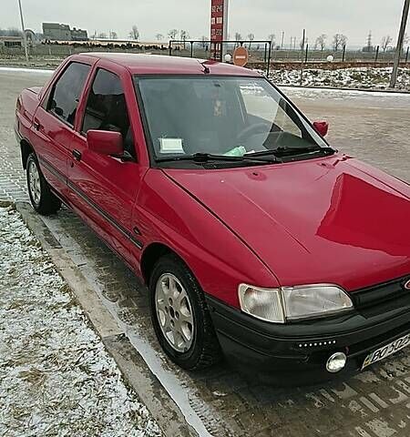 Красный Форд Орион, объемом двигателя 1.4 л и пробегом 100 тыс. км за 1050 $, фото 1 на Automoto.ua