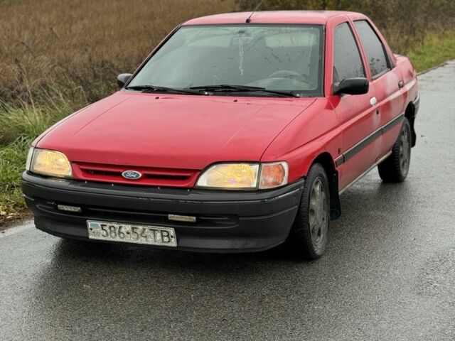 Форд Орион 1991 в Львове на Automoto.ua Красный Форд Орион, объемом двигателя 1.8 л и пробегом 500 тыс. км за 600 $, фото 1 на Automoto.ua