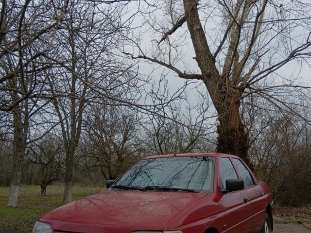 Красный Форд Орион, объемом двигателя 1.6 л и пробегом 800 тыс. км за 2000 $, фото 1 на Automoto.ua