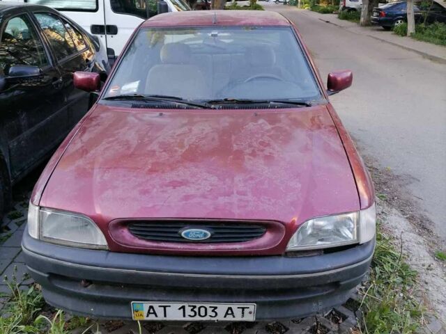 Красный Форд Орион, объемом двигателя 7 л и пробегом 852 тыс. км за 400 $, фото 1 на Automoto.ua