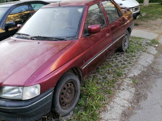 Красный Форд Орион, объемом двигателя 0 л и пробегом 336 тыс. км за 350 $, фото 1 на Automoto.ua