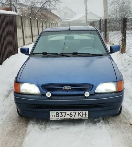 Форд Орион, объемом двигателя 1.8 л и пробегом 330 тыс. км за 900 $, фото 1 на Automoto.ua