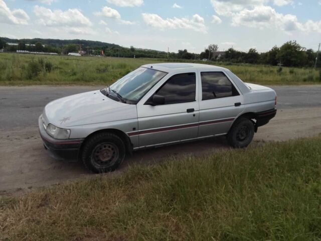 Серый Форд Орион, объемом двигателя 0 л и пробегом 1000 тыс. км за 648 $, фото 1 на Automoto.ua