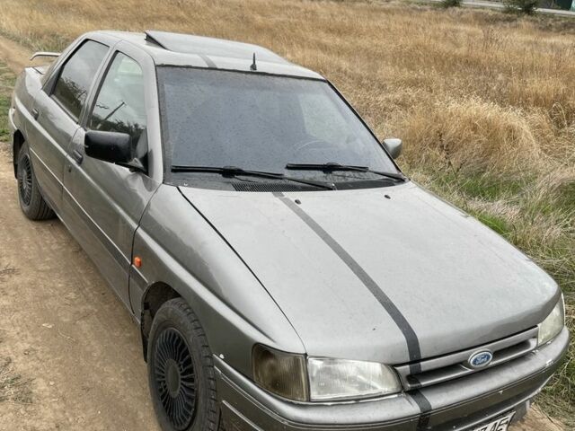 Серый Форд Орион, объемом двигателя 1.6 л и пробегом 3 тыс. км за 599 $, фото 1 на Automoto.ua