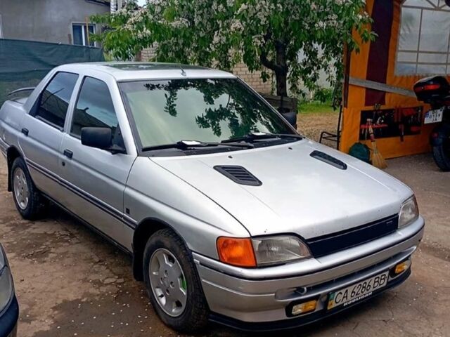 Сірий Форд Оріон, об'ємом двигуна 1.4 л та пробігом 85 тис. км за 1900 $, фото 1 на Automoto.ua