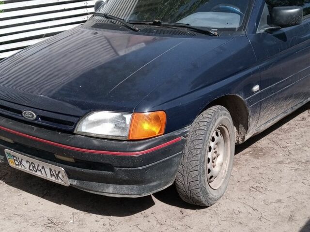 Синій Форд Оріон, об'ємом двигуна 1.6 л та пробігом 234 тис. км за 800 $, фото 1 на Automoto.ua