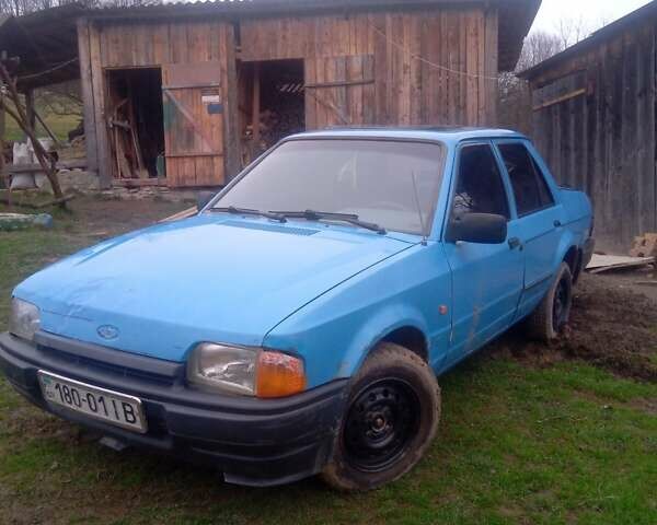 Синій Форд Оріон, об'ємом двигуна 1.4 л та пробігом 35 тис. км за 600 $, фото 1 на Automoto.ua