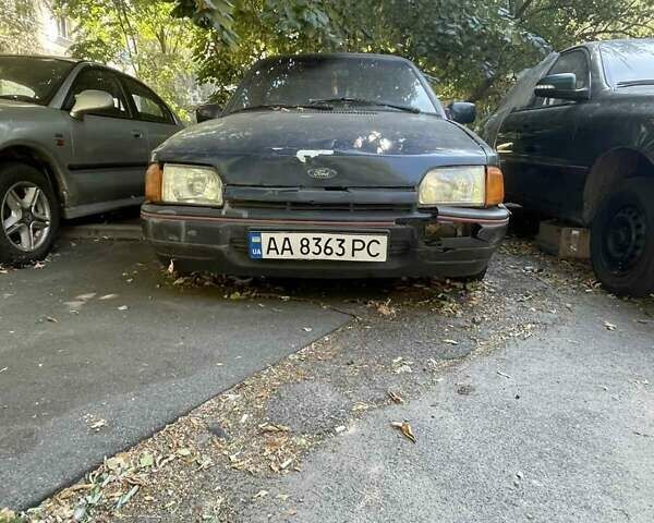 Синій Форд Оріон, об'ємом двигуна 1.4 л та пробігом 300 тис. км за 500 $, фото 1 на Automoto.ua