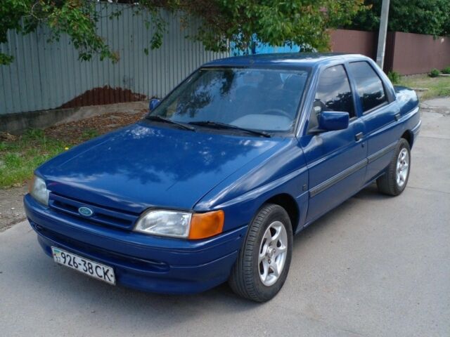 Синий Форд Орион, объемом двигателя 0 л и пробегом 300 тыс. км за 1300 $, фото 1 на Automoto.ua