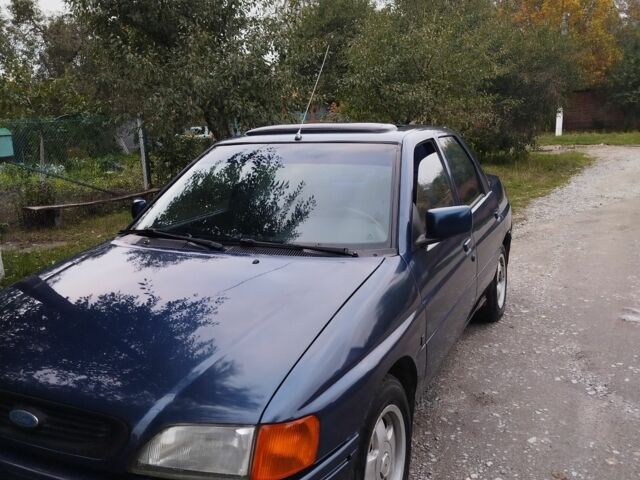 Синий Форд Орион, объемом двигателя 1.6 л и пробегом 10 тыс. км за 1307 $, фото 1 на Automoto.ua