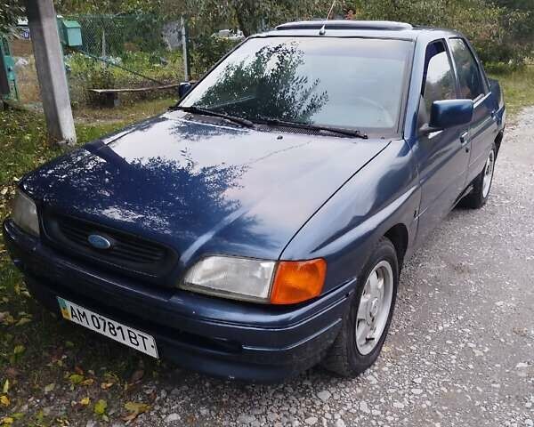 Синий Форд Орион, объемом двигателя 1.6 л и пробегом 200 тыс. км за 1249 $, фото 1 на Automoto.ua