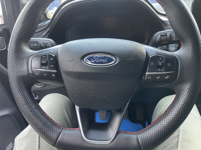 Черный Форд Пума, объемом двигателя 1 л и пробегом 130 тыс. км за 19000 $, фото 1 на Automoto.ua