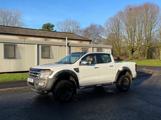 Белый Форд Рейнджер, объемом двигателя 3.2 л и пробегом 137 тыс. км за 7083 $, фото 1 на Automoto.ua