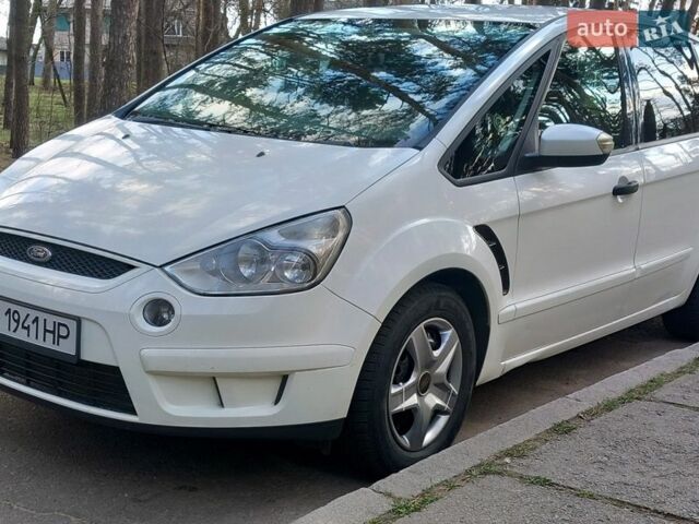 Белый Форд С-Макс, объемом двигателя 1.8 л и пробегом 276 тыс. км за 4200 $, фото 1 на Automoto.ua