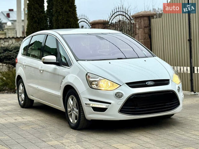 Белый Форд С-Макс, объемом двигателя 2 л и пробегом 176 тыс. км за 10392 $, фото 1 на Automoto.ua