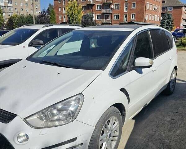 Білий Форд С-Макс, об'ємом двигуна 2 л та пробігом 300 тис. км за 3500 $, фото 1 на Automoto.ua