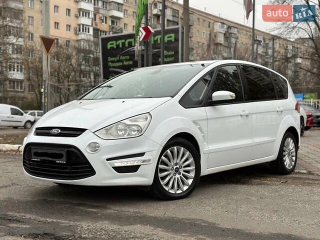 Білий Форд С-Макс, об'ємом двигуна 2 л та пробігом 252 тис. км за 9800 $, фото 1 на Automoto.ua